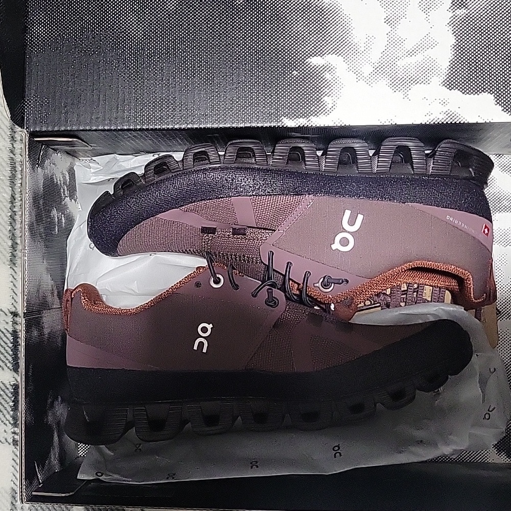 On cloud new women's 6.5 cloud dip great pebble running shoe